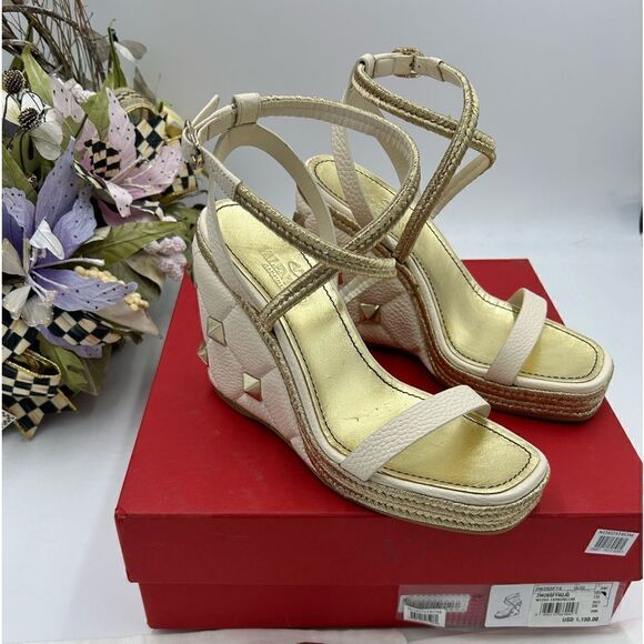Women’s Valentino,Garavani , Roman stud, espadrille wedge size 39.5 made Italy - Picture 1 of 12